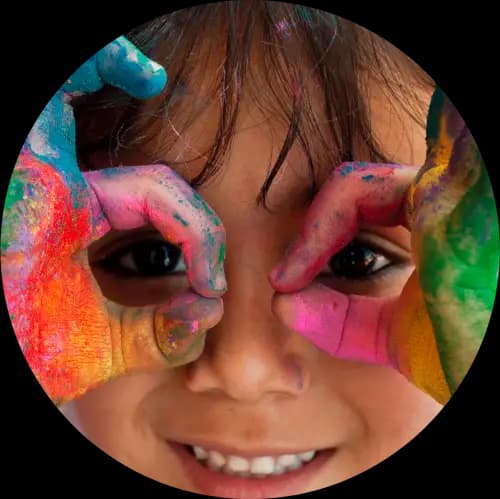 Enfant coloré